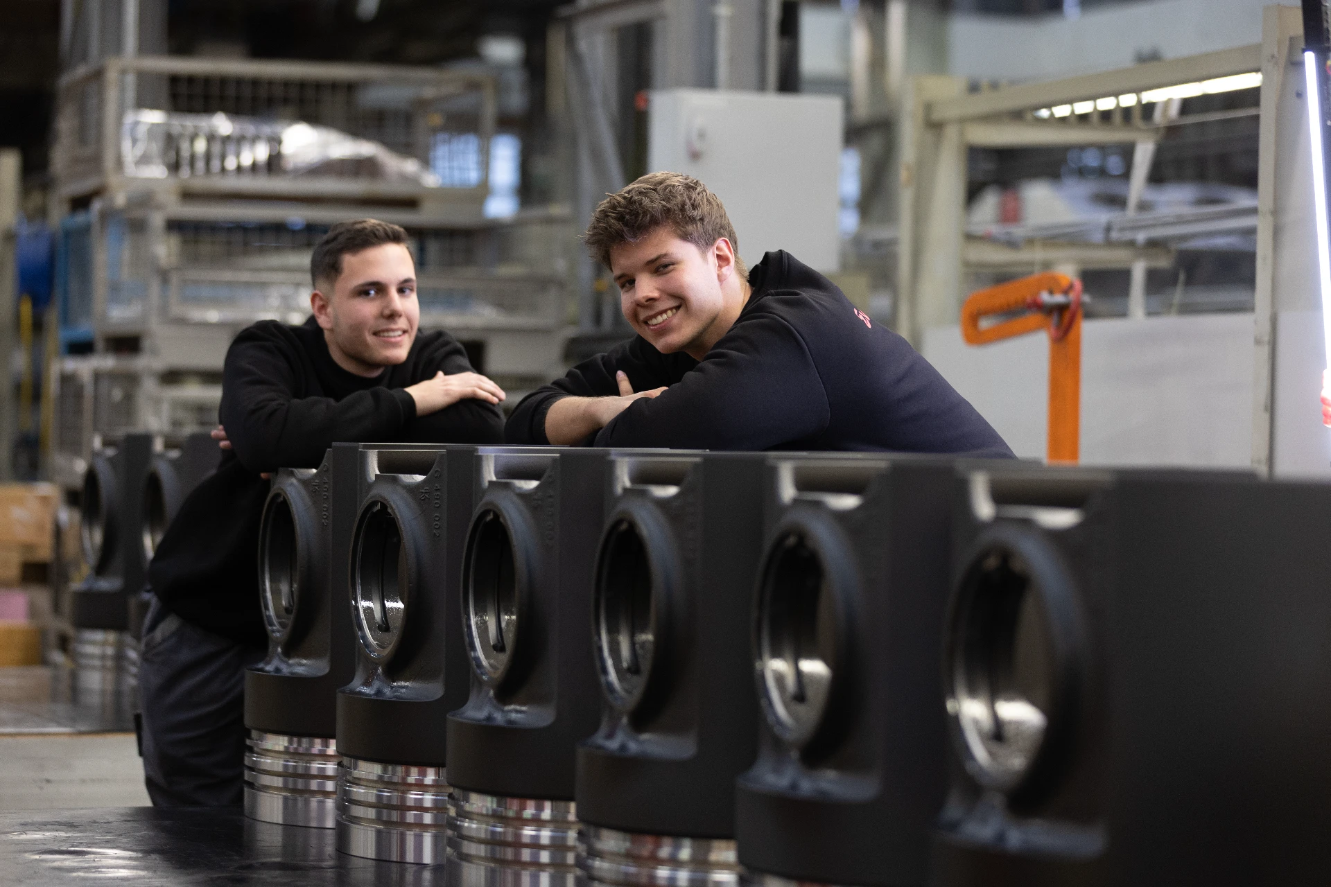 Apprentice in front of a machine