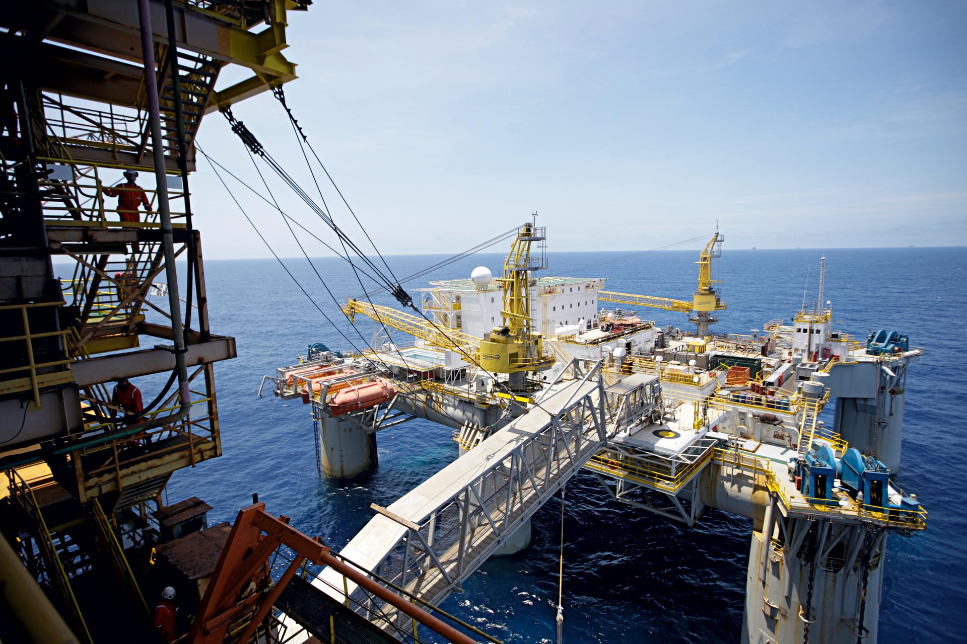 PETROBRAS platform Pampo (PPM1) at Bassin Campo, Brasil