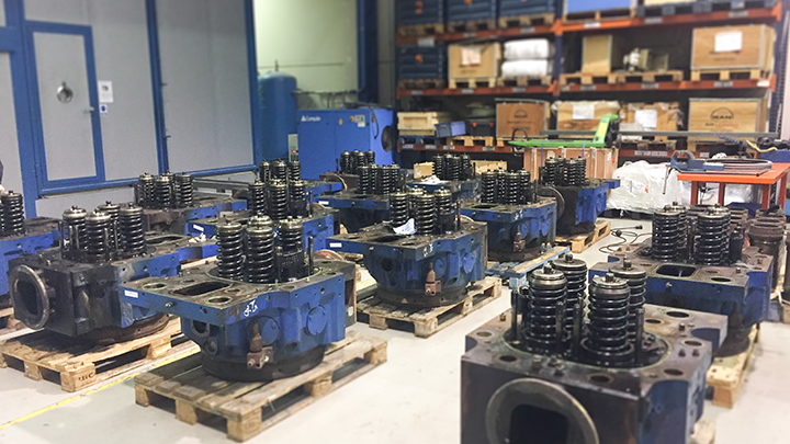 engine spareparts in workshop