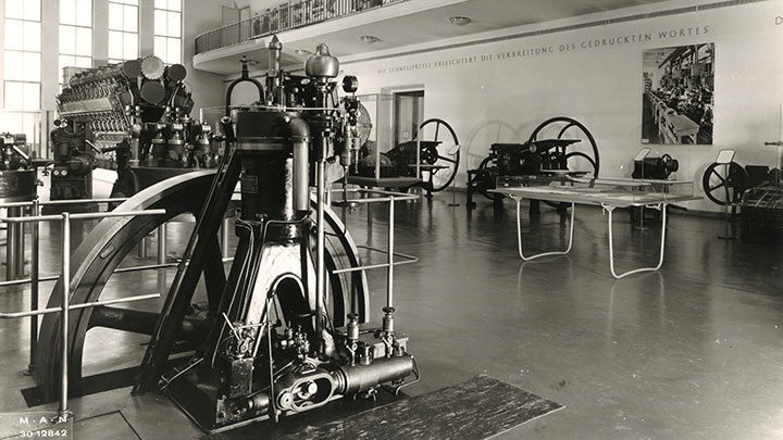 historical photo of old diesel engines in the MAN Museum