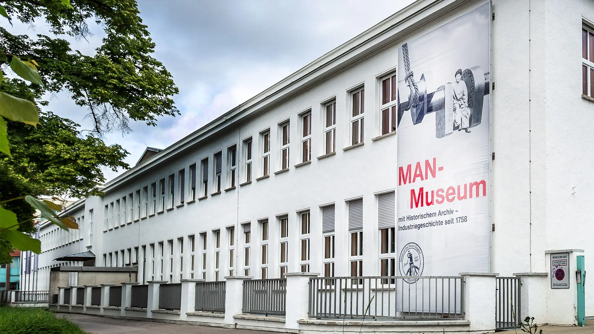 Außenaufnahme MAN Museum Augsburg