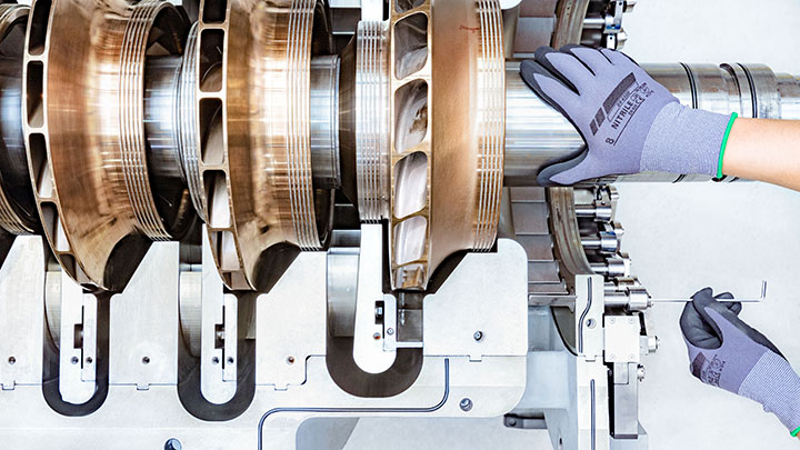 Supervision of compressor in production