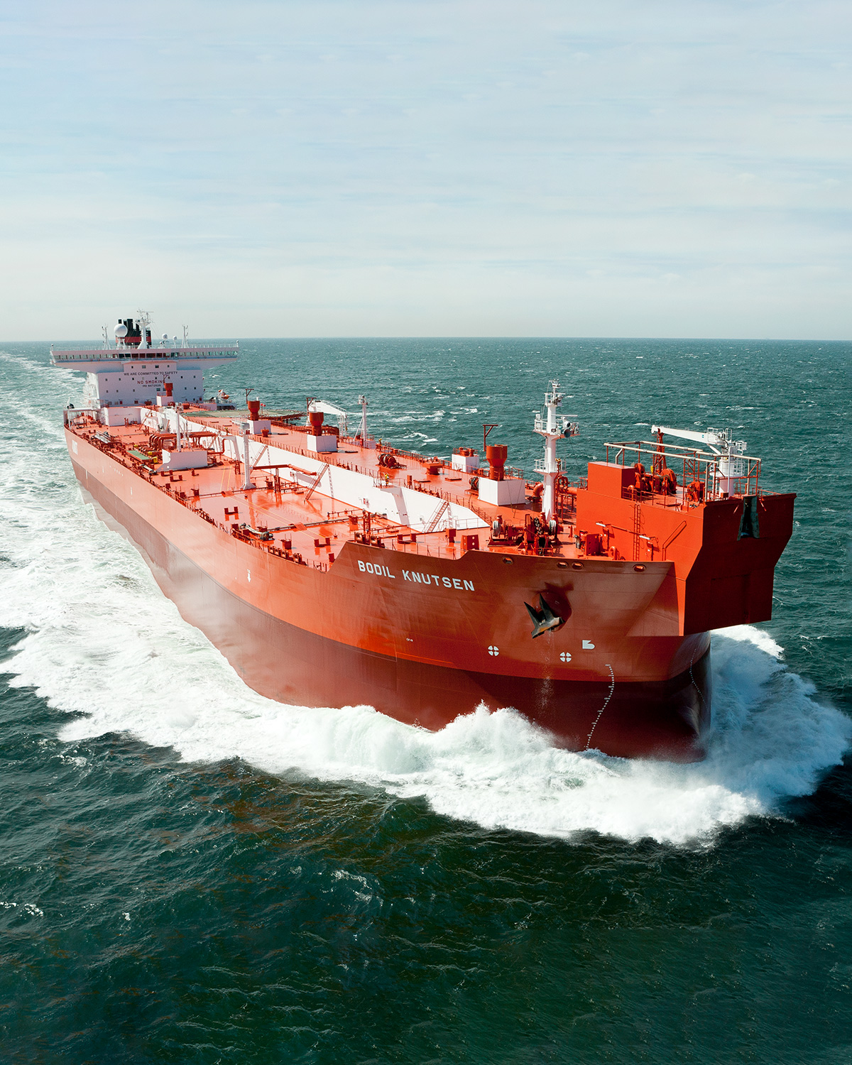 Bulk carrier sailing